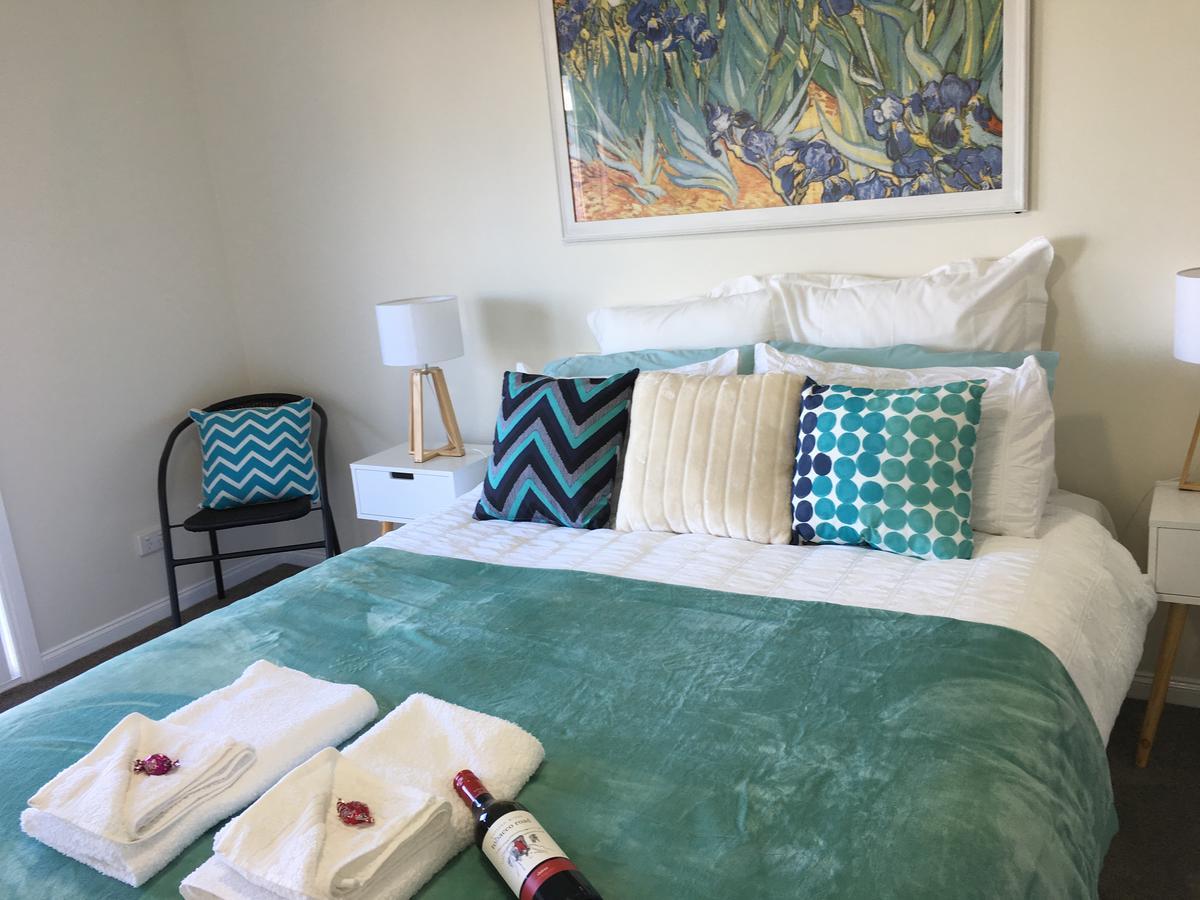 Bed and Breakfast Rosewhite House Myrtleford Esterno foto
